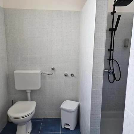 Eva Nocleg ze śniadaniem 4*